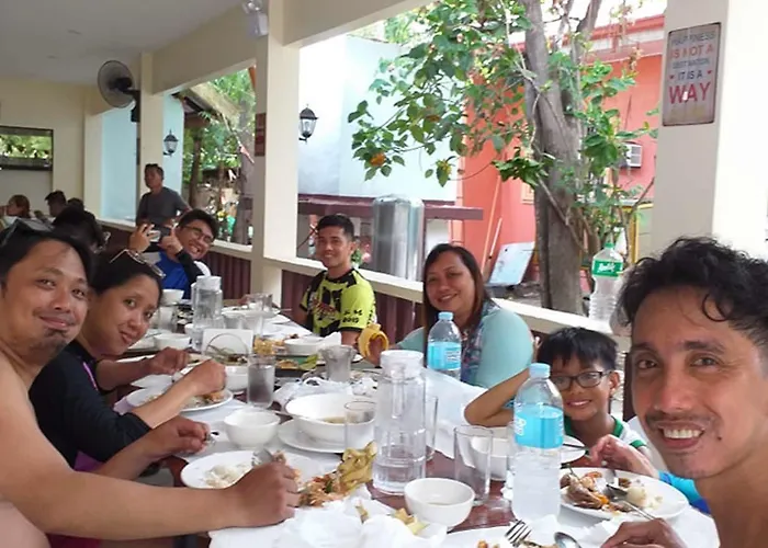 Island Front - Bangcogon And Restaurant Guest house